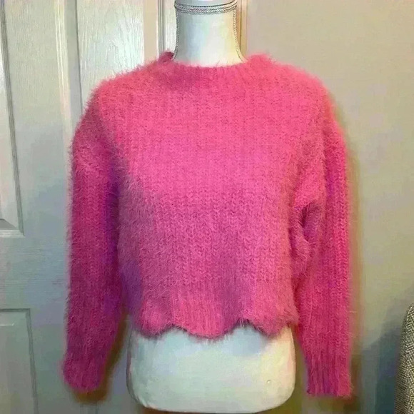 & Merci Hot Pink Crop Fuzzy Extra Soft Crop Sweater Scalloped Edge. Women Size S - Picture 2 of 11